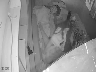 老公出差在家装监控偷拍媳妇带胖领导回家在客厅的沙发上啪啪偷情